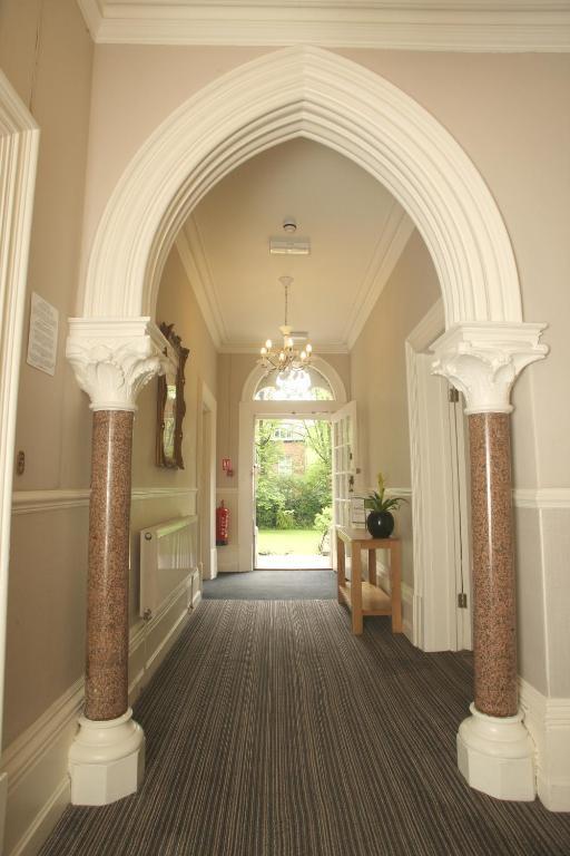 Cliff Lawn Hotel Leeds  Extérieur photo